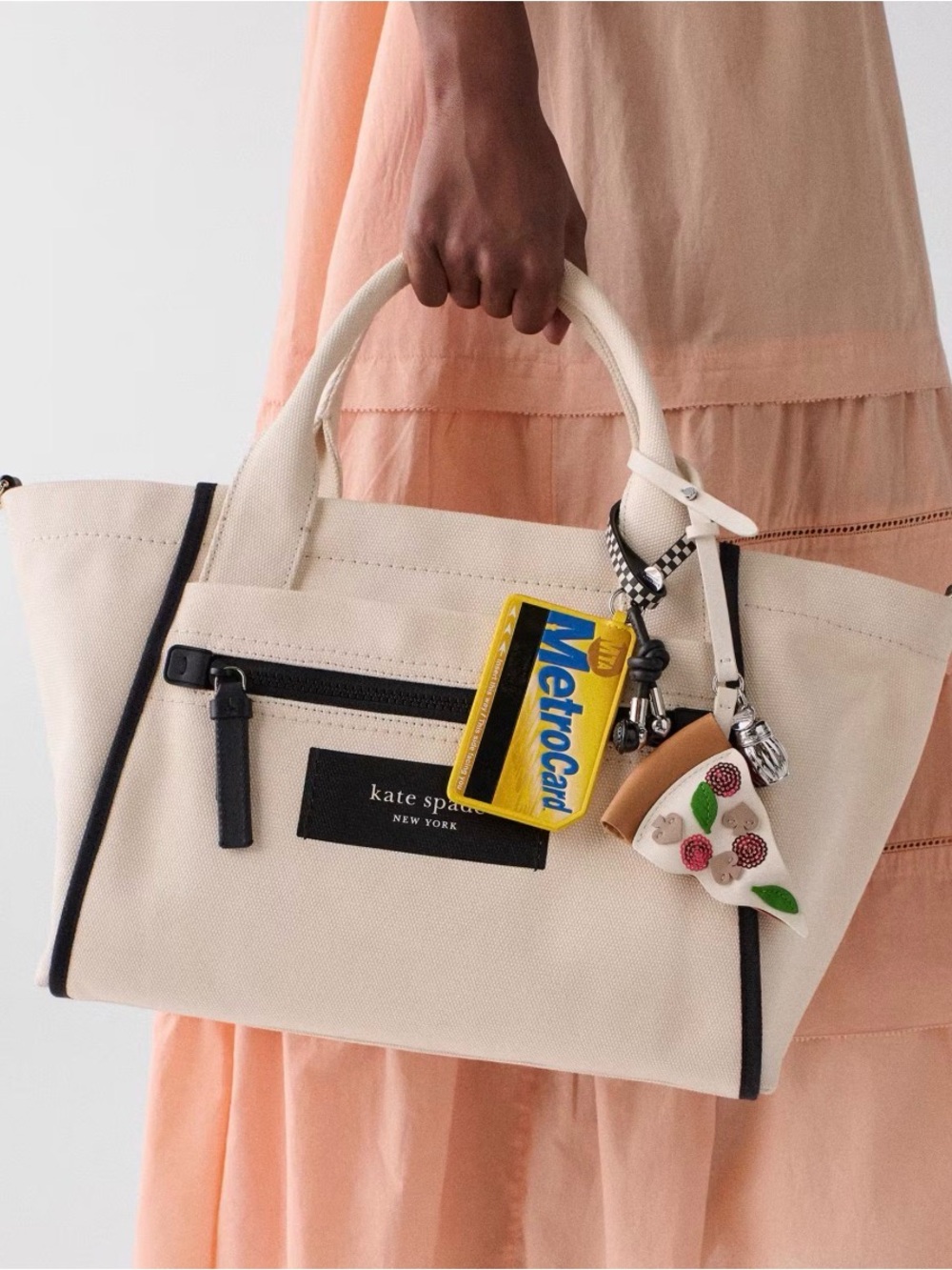 Kate Spade New York tote with Pizza and Metro card charms NWT 🚕🍕🗽